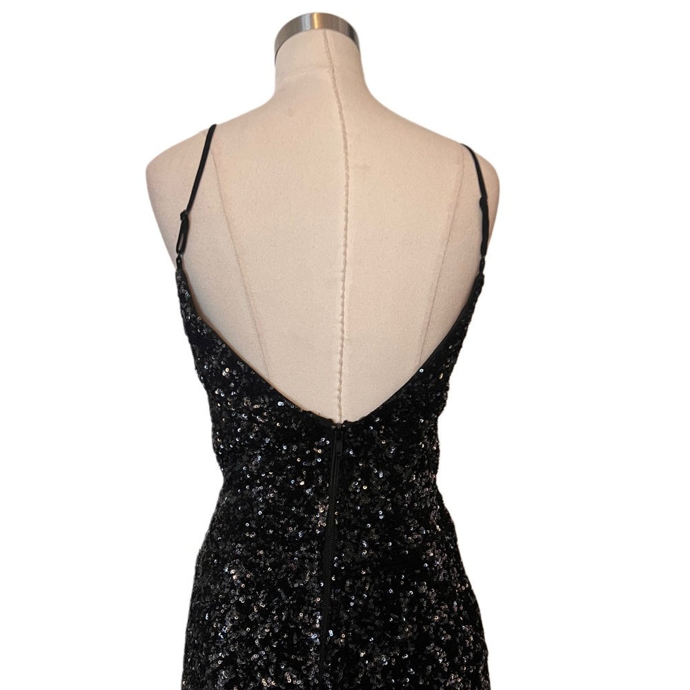 DRESS THE POPULATION 'GEMMA' SEQUIN BLACK/GUNMETAL FIT FLARE DRESS - Picture 8 of 9